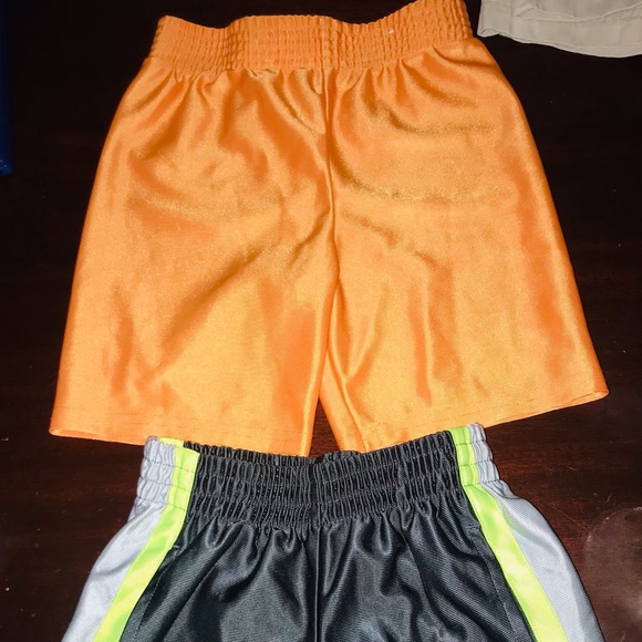 5 pairs of boys summer shorts size 4T - Picture 6 of 8